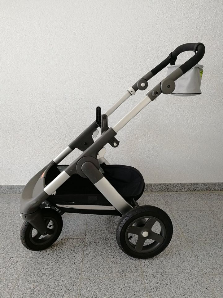 Stokke Kinderwagen Set Trailz ink. Babywanne und Zubehör in Backnang