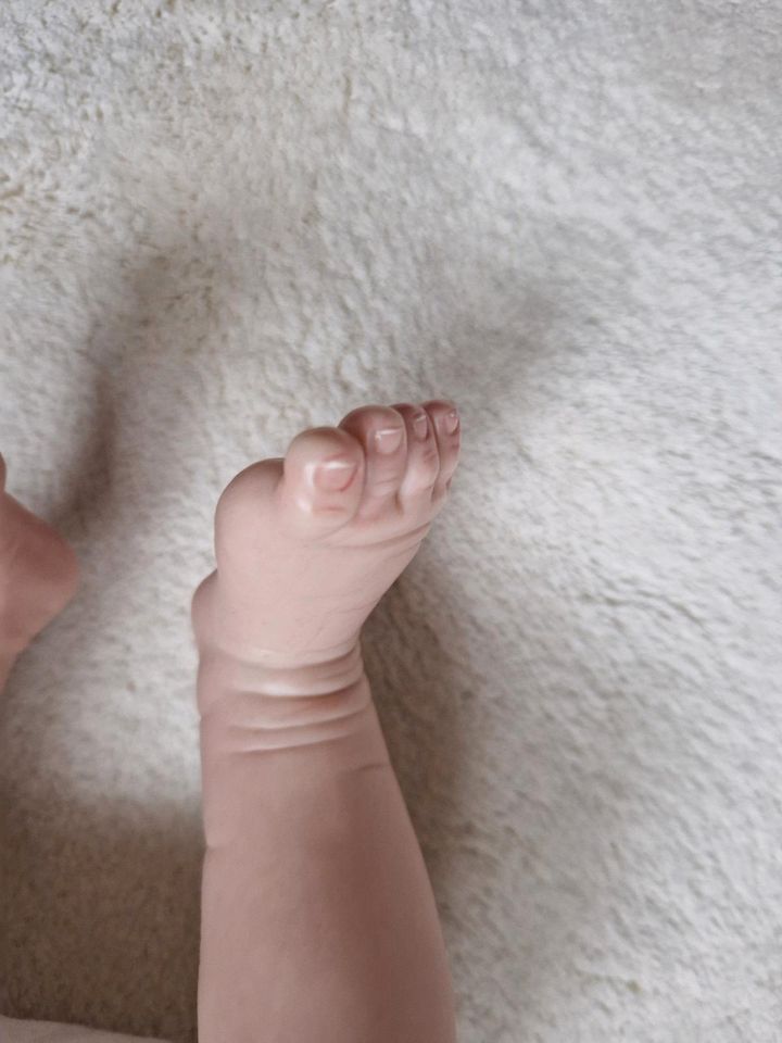 Reborn Baby puppe neugeborenes Mädchen detailgetreu in Beucha