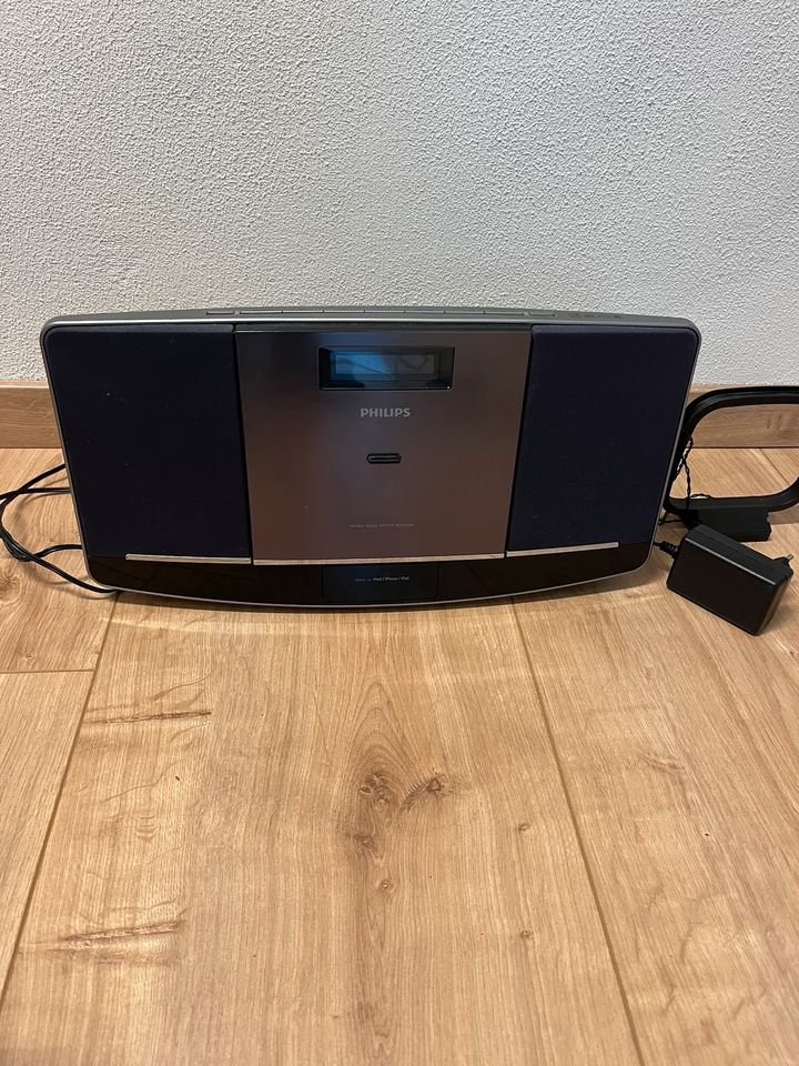 Phillips DCB Mini Stereo Anlage/Radio/CD/ USB/Apple in Trier