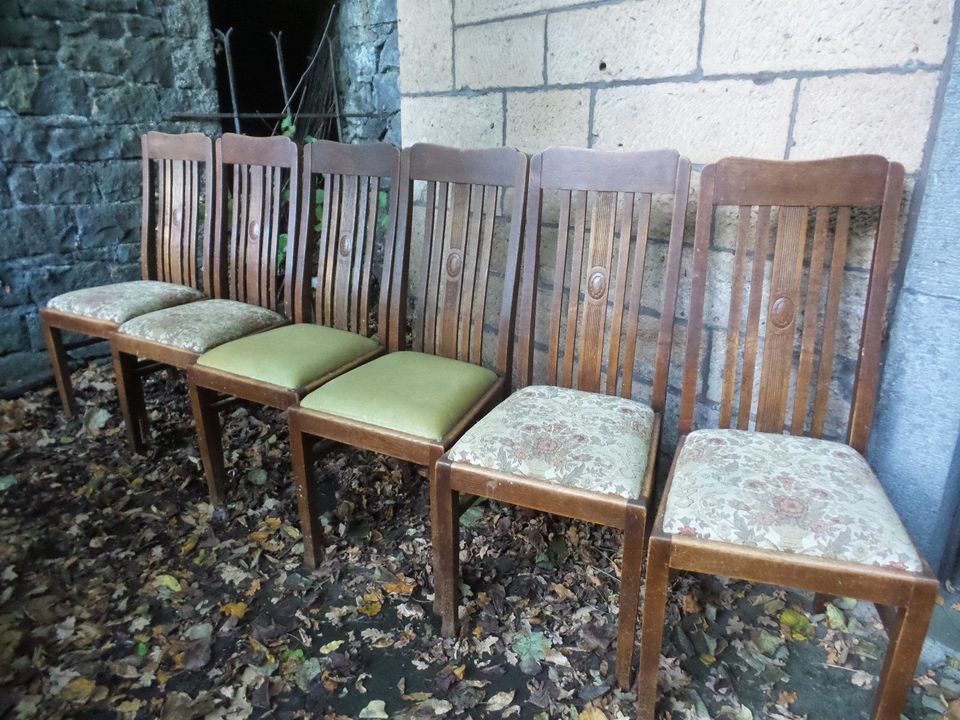 Sechs Stühle, antik, altdeutsch, gepolstert in Mendig