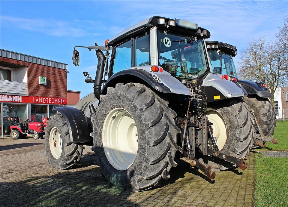 Valtra T132 Versu mit Druckluftbremsanlage in Billerbeck