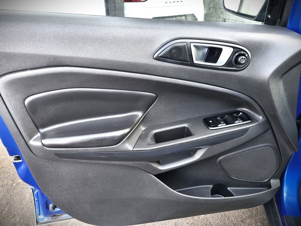 Ford EcoSport Titanium, *Metallic* *8-fach bereift *Parkhilfe* in Gießen