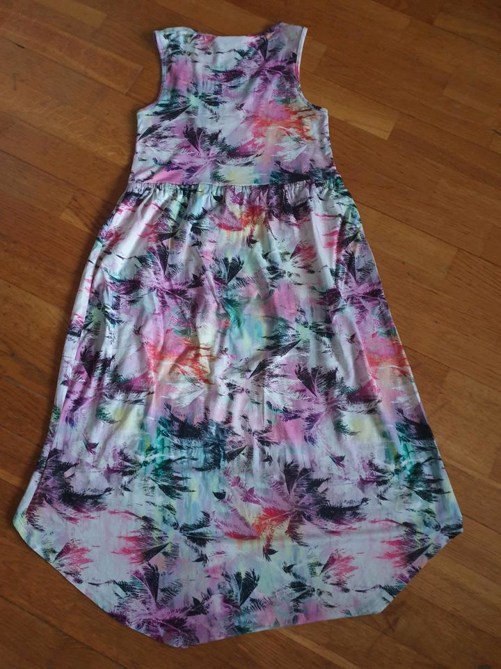 Gina Sommerkleid gestuft Gr. 36 Beachfarben inkl.Versand in Wesseling