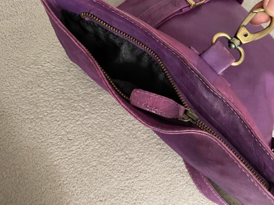 CATWALK Collection echt NAPPA LEDER Handtasche/Tasche purple in Berlin