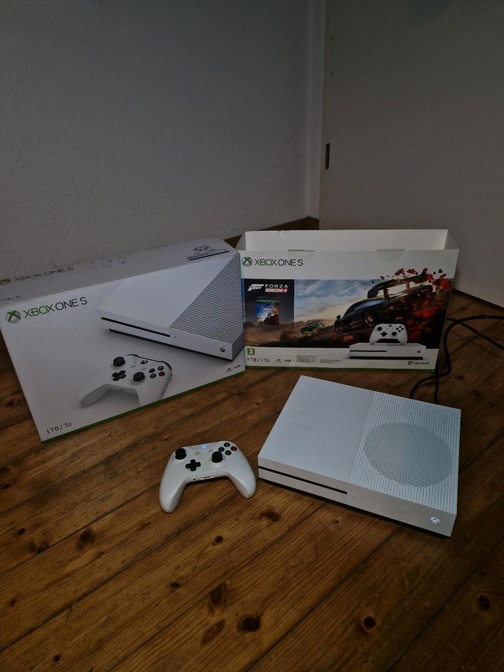 Xbox One S 1 TB mit über 20 Spielen in Solingen