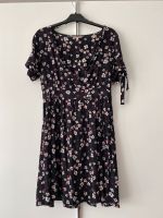 Blumenkleid / Wickelkleid / Kleid zum Wickeln mit Blumen neu Nordrhein-Westfalen - Oberhausen Vorschau