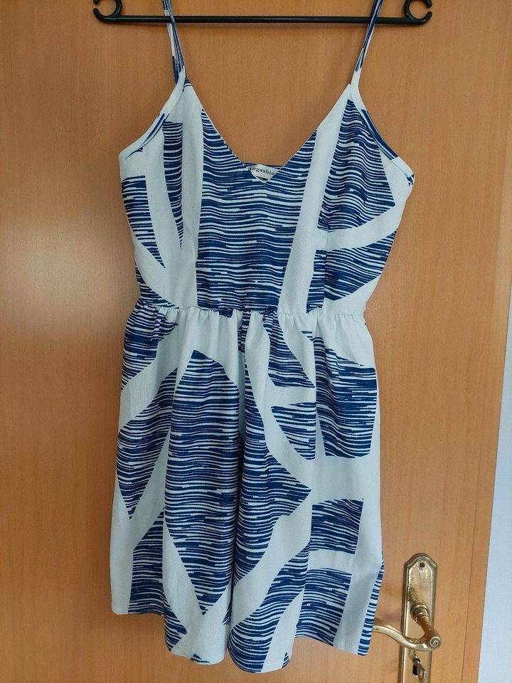 Jumpsuit/Einteiler blau/weiß gemustert in Sünna