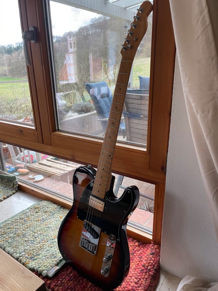 Telecaster mit Halshumbucker, 3-Tone Sunburst in Münsingen