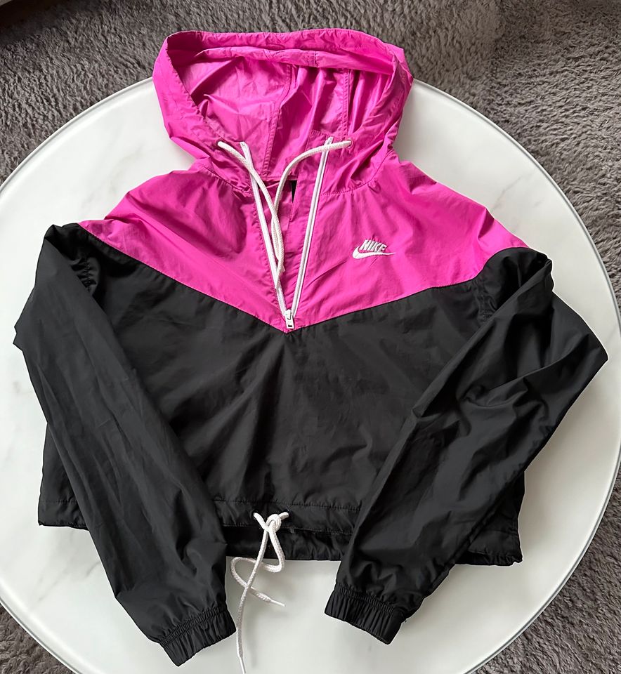 Nike Windbreaker Gr XS in Rühen