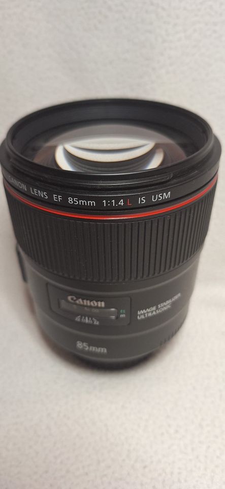 CANON EF 85mm1:1.4  L IS USM in Hamburg