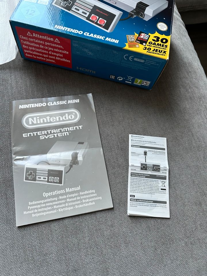 Nintendo classic mini NES Spielkonsole mit 2.ten Controller in Göldenitz (bei Berkenthin)