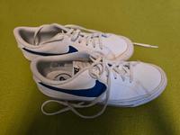 Nike Leder Turnschuhe Sneaker Gr. 40 Bayern - Eckental  Vorschau