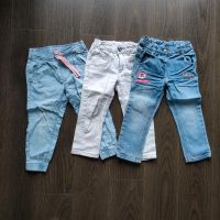 Jeans Paket für Mädchen 92 super Zustand mit Glitzersteinchen Nordrhein-Westfalen - Erkrath Vorschau