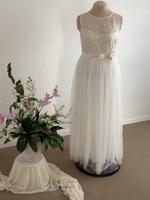 Bezauberndes Brautkleid Größe 44 Hessen - Riedstadt Vorschau