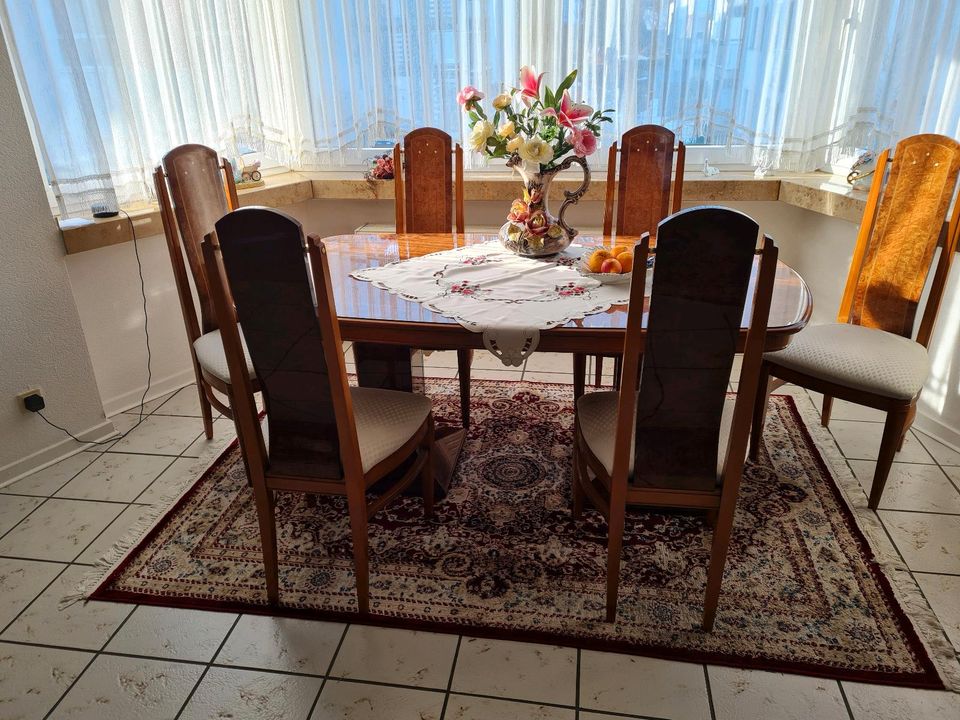 Esstisch mit 6 Stühlen in Mönchengladbach