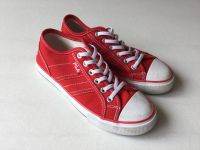 Fila Sneakers rot Turnschuhe Gr. 33 sehr guter Zustand Baden-Württemberg - Kornwestheim Vorschau