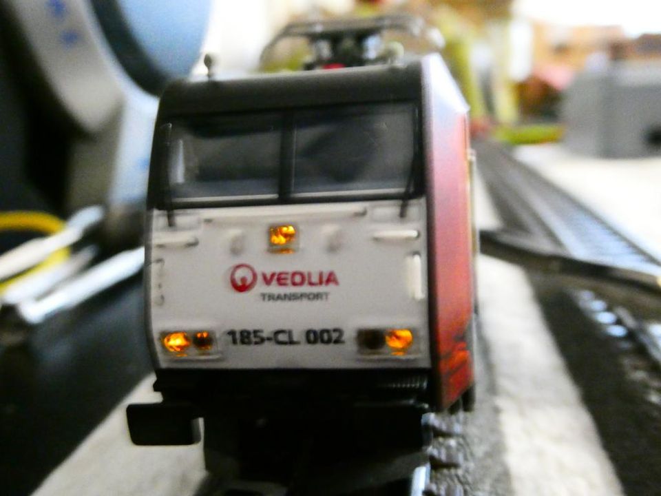 Trix 22076 – E-Lok BR 185 „Veolia Transport“, DCC/SX in Kirchheim unter Teck