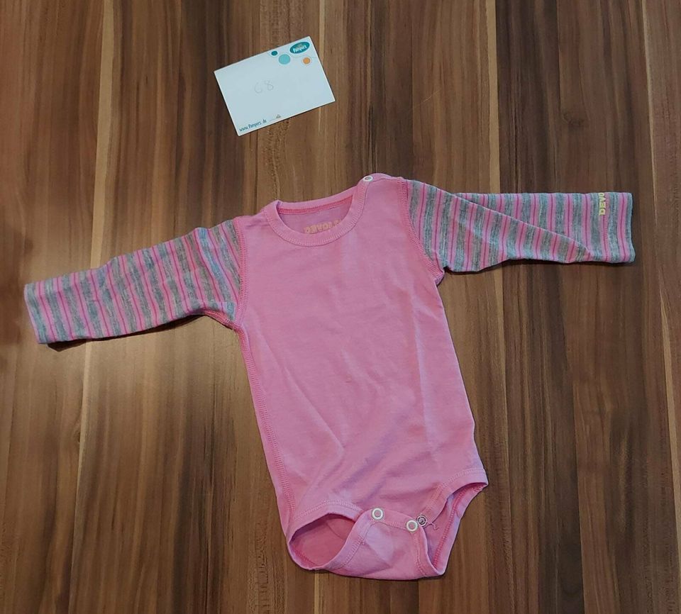 Strampler, Bodys, Hosen, Mützen,  Shirts für Babys, Größe 68 in Niederwerrn