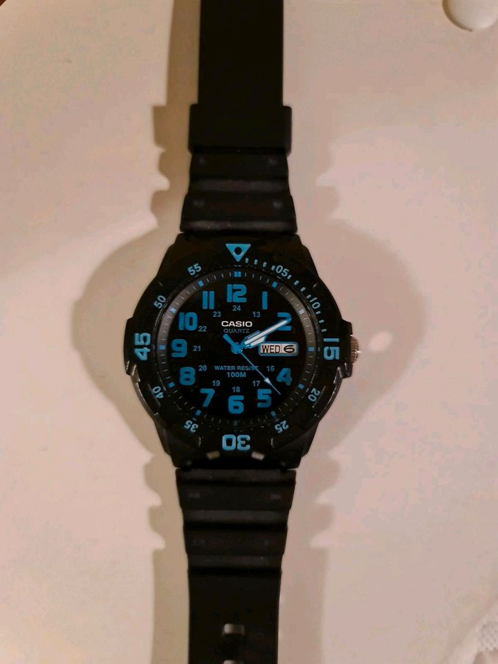 Casio Herren Uhr wie neu in Zella-Mehlis