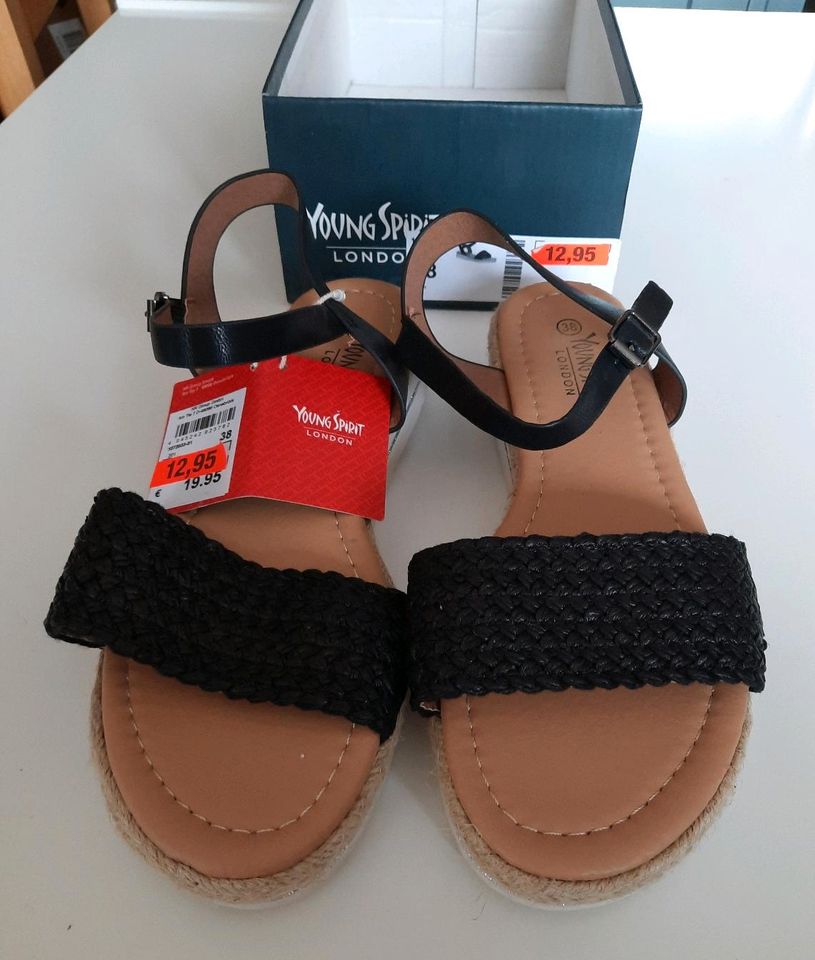 Sandalen neu, ungetragen in Mohrkirch