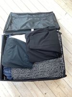 Koffer mit Damenoberbekleidung Kreis Ostholstein - Harmsdorf Vorschau
