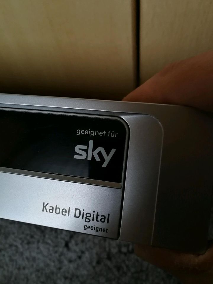 Humax PR-HD1000C HD-Receiver TV Sky Kabel Digital in Büren