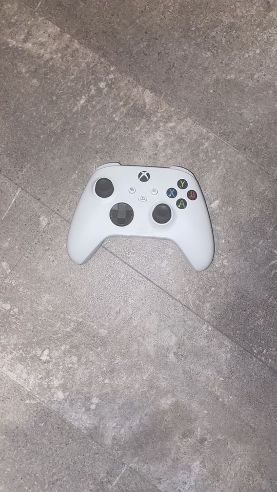 Xbox Series s+Controller in Wittmund