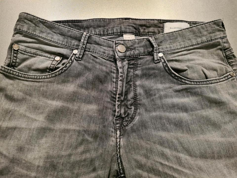 Herren Jeans Baldessarini schwarz stonewashed Größe 32 in München
