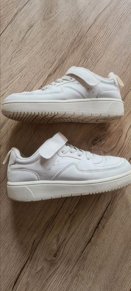 Weisse Sneaker H&M Gr. 29 in Lohne (Oldenburg)