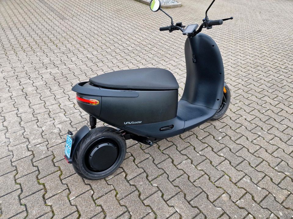 UNU Pro 4kw schwarz matt Neuwertig Elektroroller e Roller Vespa in Bietigheim-Bissingen