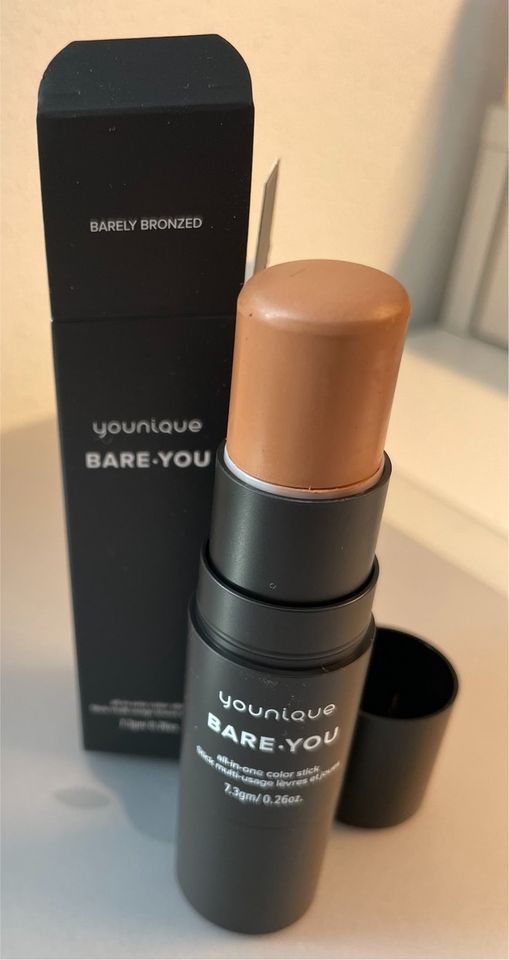 Younique Bare You Stick Barely Bronzed in Windischeschenbach