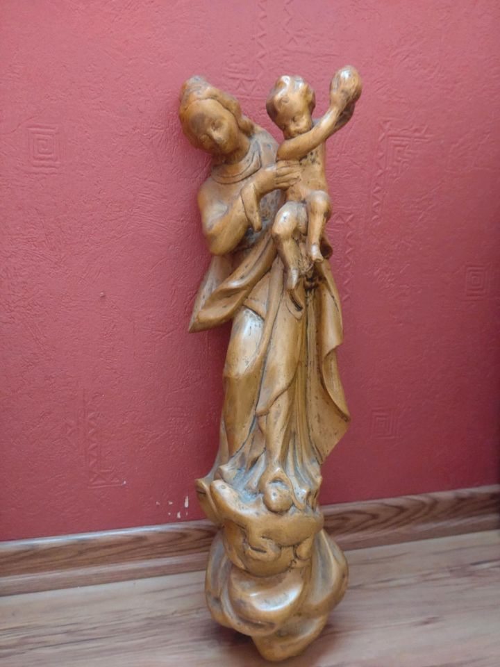 Maria mit Kind - Wandfigur - Holzfigur in Rüsselsheim