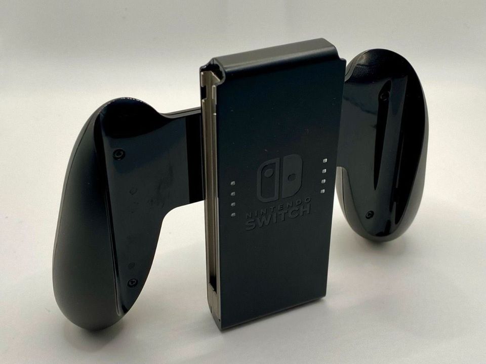 Nintendo Switch OLED weiß in ✅ TOP Zustand inkl. Panzerglas in Treuchtlingen