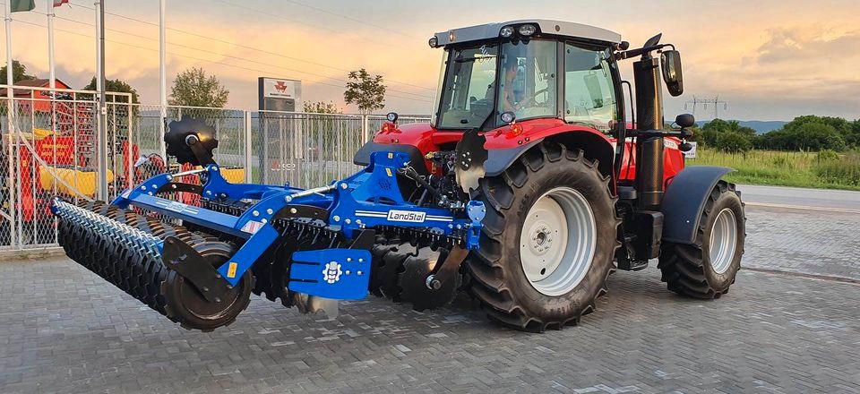 Farmer Landstal BT  Scheibenegge Kurzscheibenegge 2,5m-4m in Rothenburg