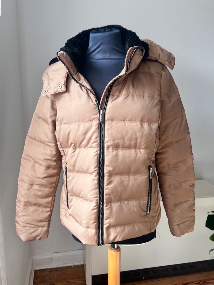 . Daunenjacke Jacke Mantel Beige Vero Moda M Kapuze Fleck vorne in Hamburg