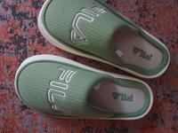 Fila Schlappen Gr. 39/40 grün neu Sachsen-Anhalt - Halle Vorschau