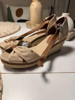 Tommy Hilfiger Sandalen Gr 39 NEU Bayern - Augsburg Vorschau