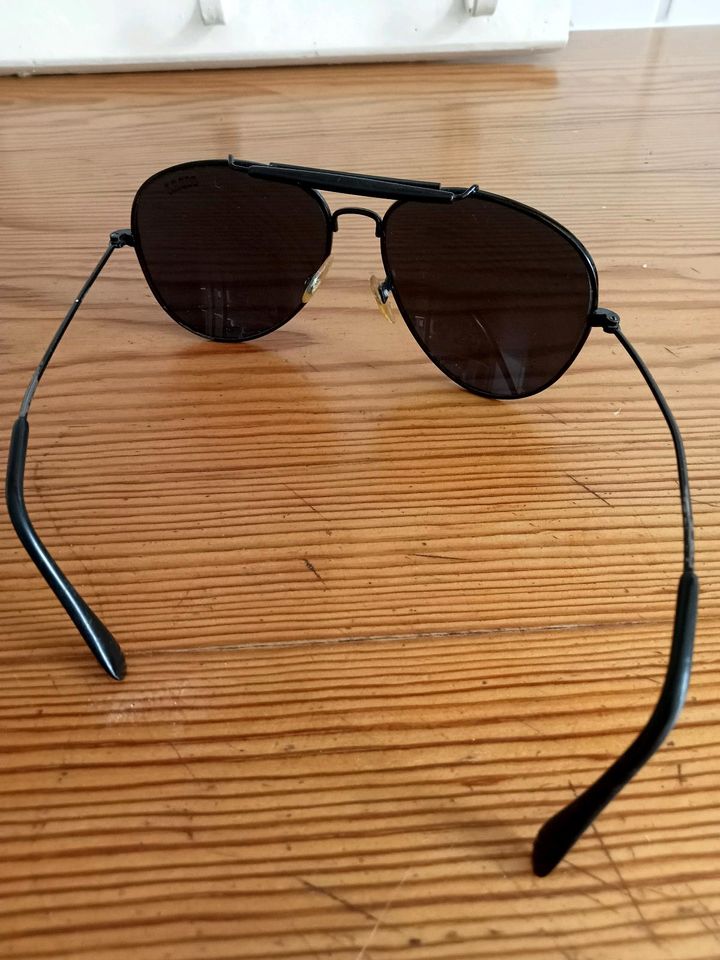 Fliegersonnenbrille in Berlin