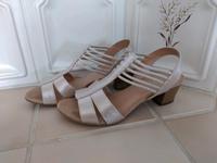 (nur 1x für ca. 2 Stunden getragen) Sandalen Gr. 40 NP: 23 € Hessen - Rauschenberg Vorschau
