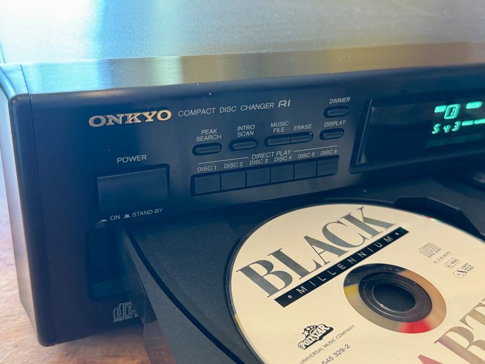 Onkyo DX-C530 6 Fach CD Player in Hebertshausen