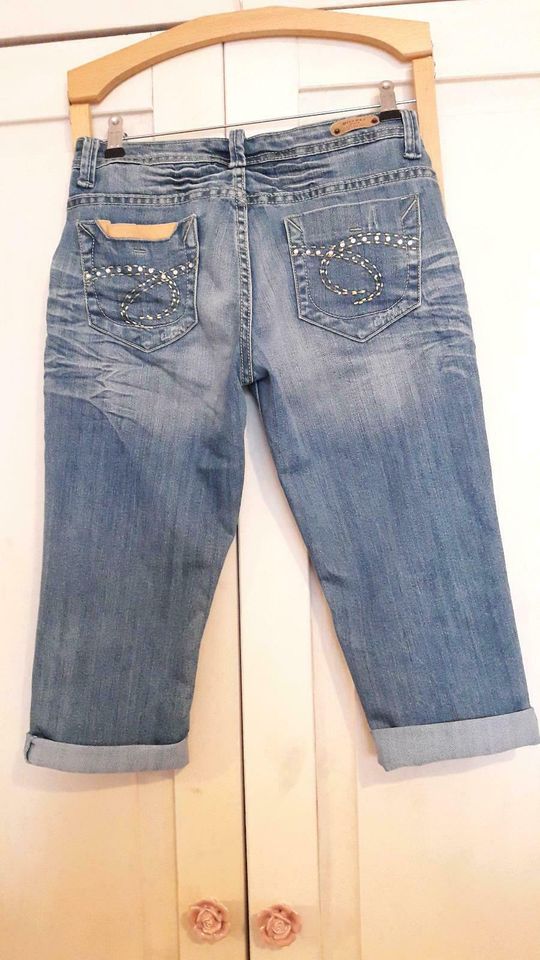 Jeans Capri Strass used look 38 mittelblau in Karlsruhe