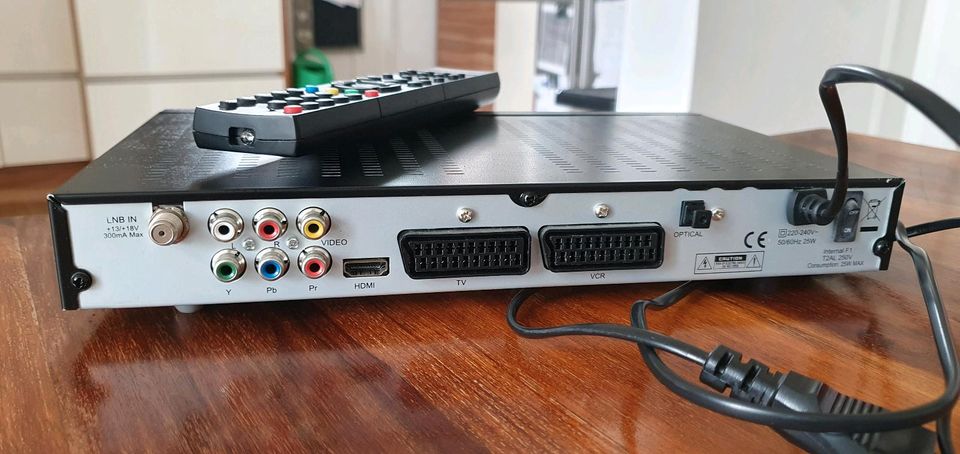 SAT-Receiver Triax-Hirschmann mit HDMI und USB in Chemnitz