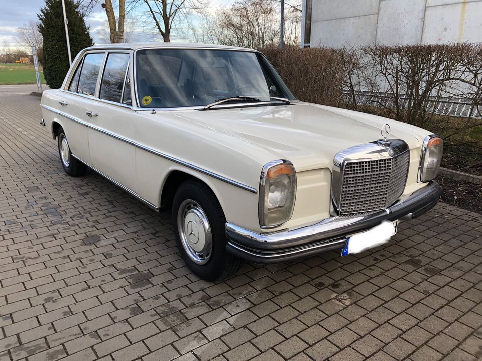 Mercedes Benz W115 200 Automatik strich/8 H-Zulassung Oldtimer in Kösching