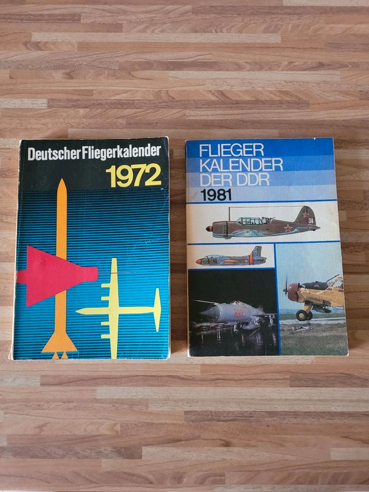 DDR Flieger- Kalender der DDR 1972 und 1981 NVA  Militär in Wismar