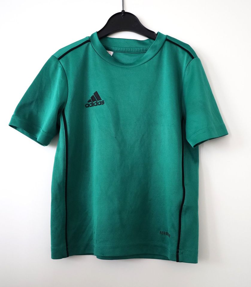 Adidas Kinder Tshirt in Waiblingen