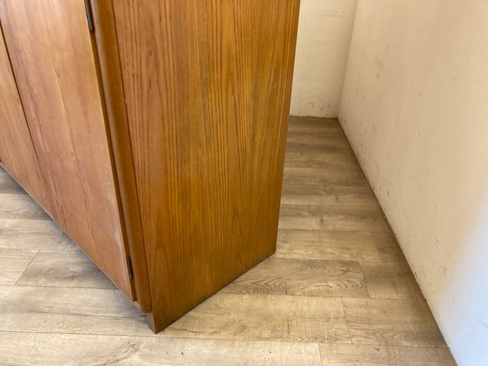 #A DDR Midcentury Kleiderschrank 3 türig Holz Kleiderstange 60er in Burgstädt