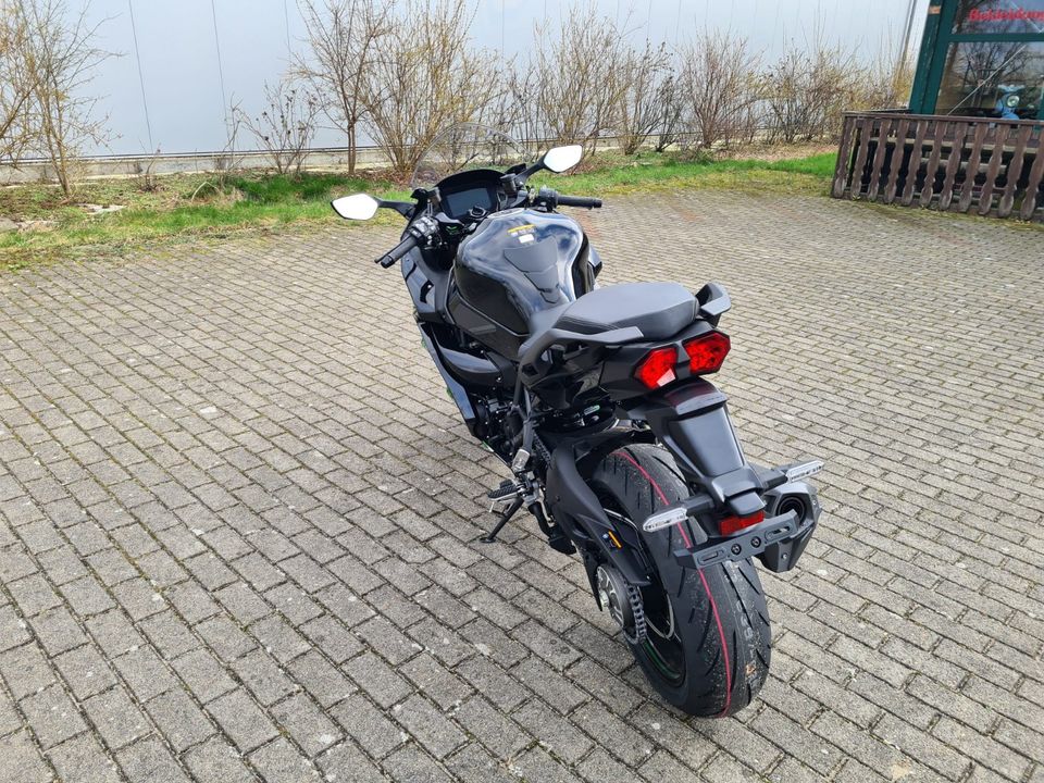 Kawasaki Ninja H2 SX Tourer,Vorführer,Cruise Control, Koffer uvm. in Bad Liebenwerda