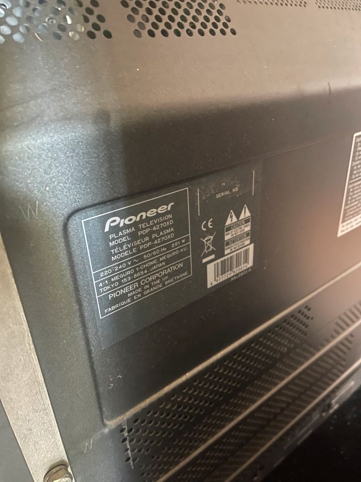 Pioneer Plasma TV PDP 4270XD in Leipzig