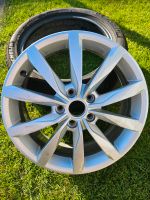 VW Golf 7 Alufelge 5G0601025K Michelin Alpin 5 Reifen 205/50R17 Baden-Württemberg - Graben-Neudorf Vorschau