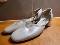 Gabor Damenschuhe Pumps Leder Gr. 7 (41) in perlmutt weiß Hessen - Villmar Vorschau